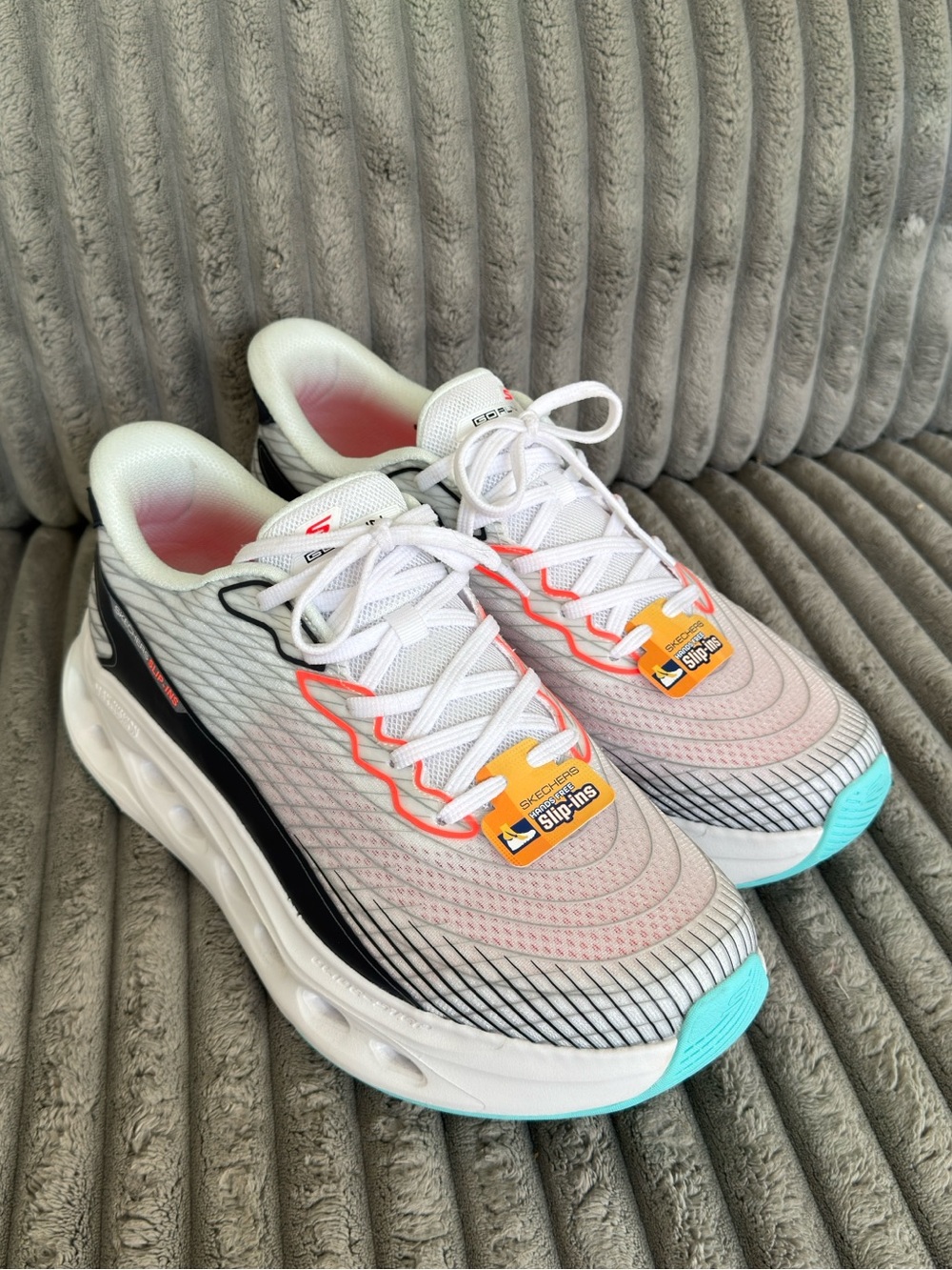 NWT* Skechers Hands Free Slip-ins: Max Cushioning Glide-Step - Sapphire